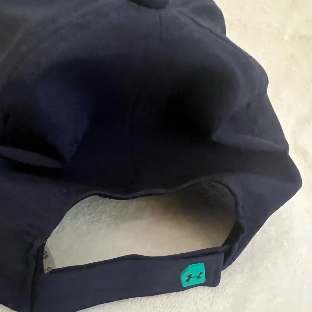 Under Armour Cap - Picture 2 of 4